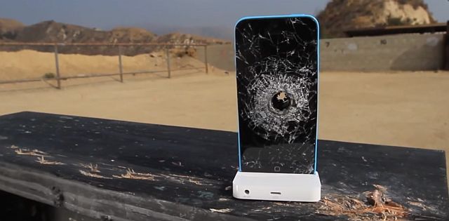 Расстрел iPhone 5C (видео)
