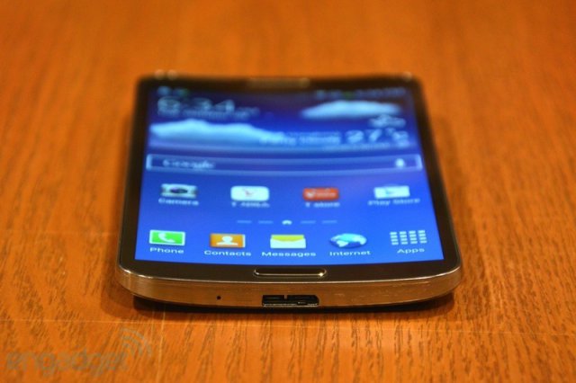 Впечатления от Samsung Galaxy Round (14 фото)