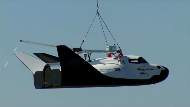 Первый тестовый полёт аппарата Dream Chaser (видео)
