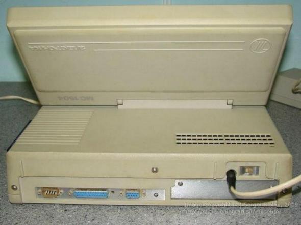 Первый советский ноутбук «Электроника МС 1504» (8 фото)