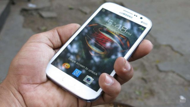 Бюджетный смартфон Galaxy Grand 2 с большим дисплеем (2 фото)