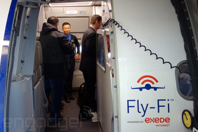 Интернет в самолёте на скорости 12 Мбит (10 фото + видео)