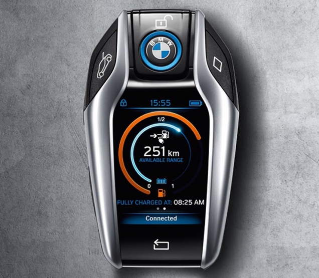 Ключ зажигания BMW i8 Spyder оказался интереснее автомобиля (4 фото)