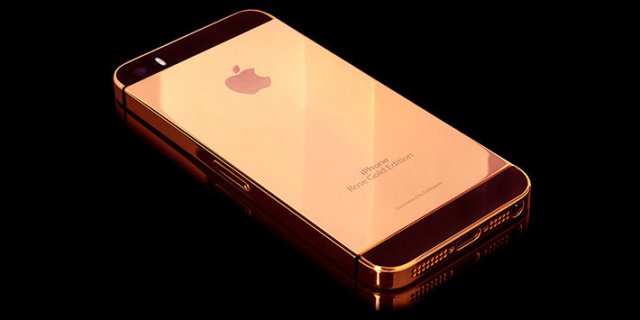 Золотой iPhone 5S за $3200 (4 фото)