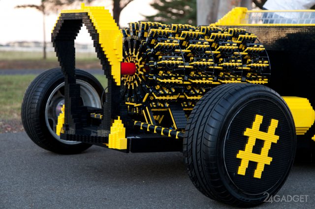 Автомобиль из конструктора LEGO (14 фото + видео)