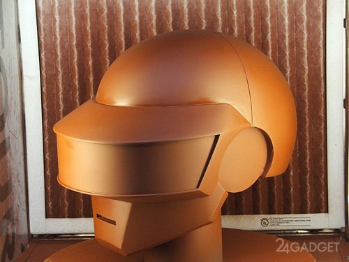 Самодельный шлем участника дуэта Daft Punk (9 фото + видео)