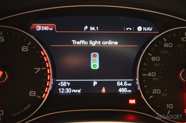 A car assistant will tell you when green light lights up ahead (4 photos)