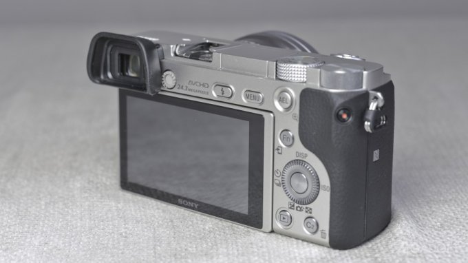 Обзор компактной беззеркалки с супер фокусом Sony Alpha 6000