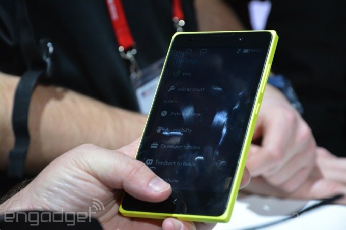 Nokia X - смартфон на Android (21 фото)