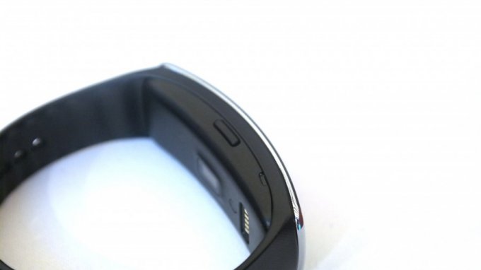 Предварительный обзор фитнес-браслета Samsung Gear Fit