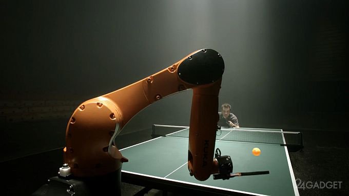 Робот KUKA научился играть в пинг-понг (видео)