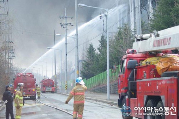 Пожар на заводе Samsung уничтожил детали для Galaxy S5 (3 фото)
