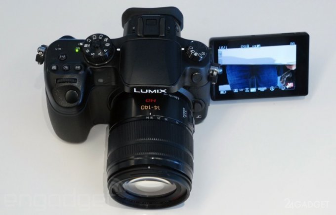 Камера Panasonic с возможностью записи видео в формате 4K (20 фото + видео)