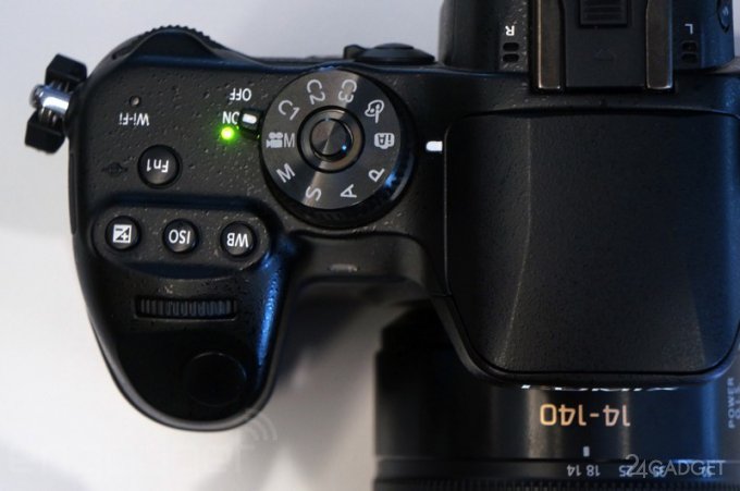 Камера Panasonic с возможностью записи видео в формате 4K (20 фото + видео)