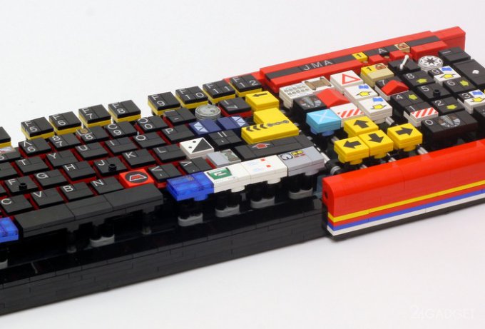 Клавиатура из конструктора LEGO (3 фото + видео)