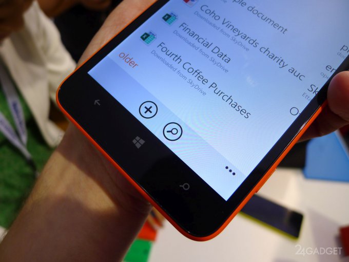 Обзор доступного планшетофона Nokia Lumia 1320