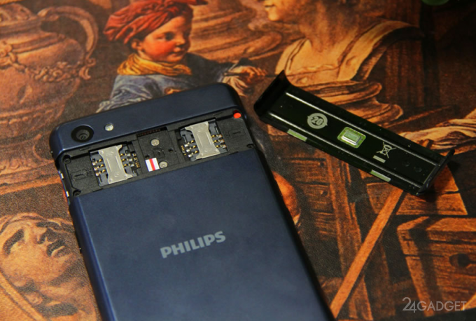 Смартфон Philips с аккумулятором ёмкостью 5300 мАч (10 фото)