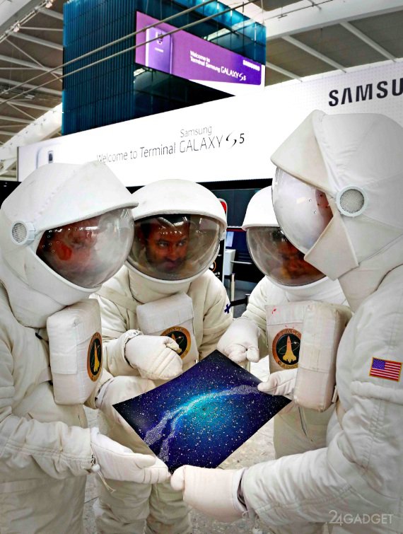 Тролли из Nokia в терминале Galaxy S5 аэропорта Хитроу (3 фото)