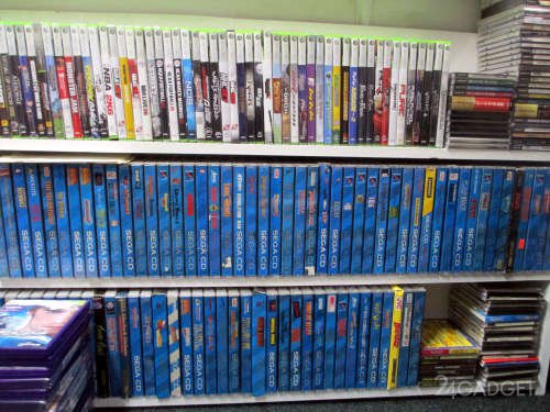 Самая большая коллекция видеоигр выставлена на аукцион (9 фото)