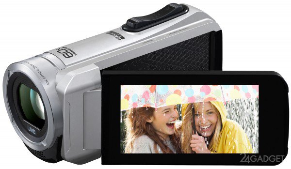 Everio GZ-R10SE - крепкая видеокамера, которая не боится воды