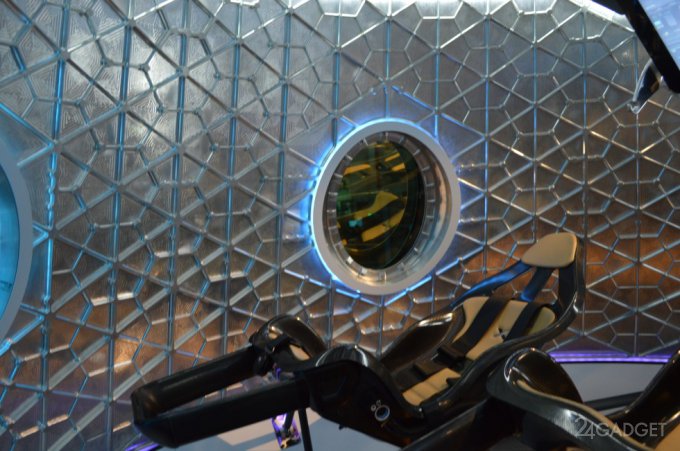 Новый пилотируемый космический аппарат от Илона Маска (13 фото)