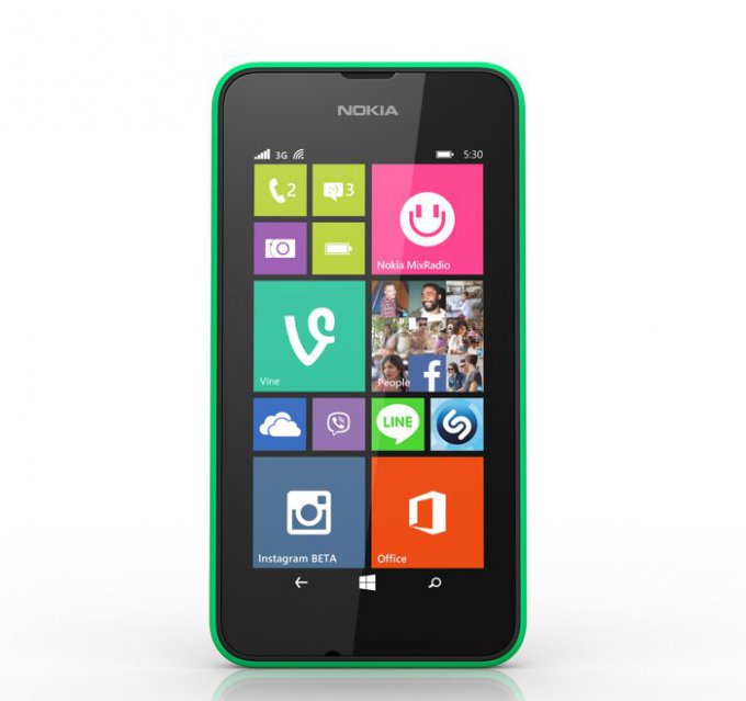Lumia 530: яркий и дешевый Windows-фон (3 фото + видео)