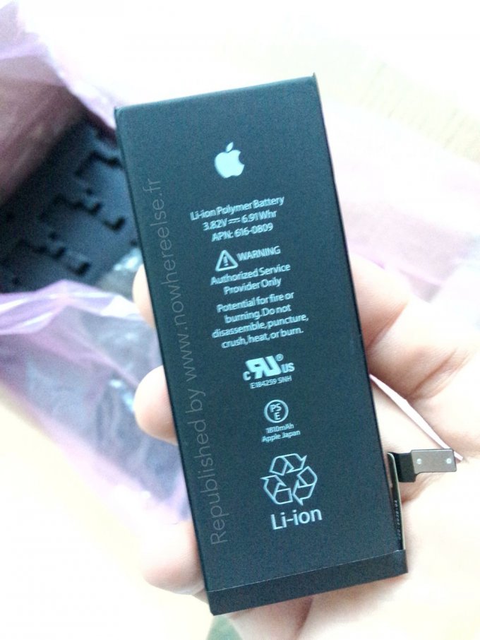 4.7-дюймовый iPhone 6 получит маленький аккумулятор (4 фото)
