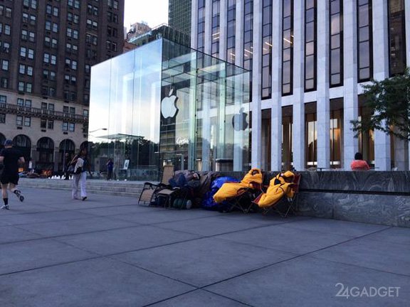 Успейте занять место в очереди за iPhone 6 (4 фото)