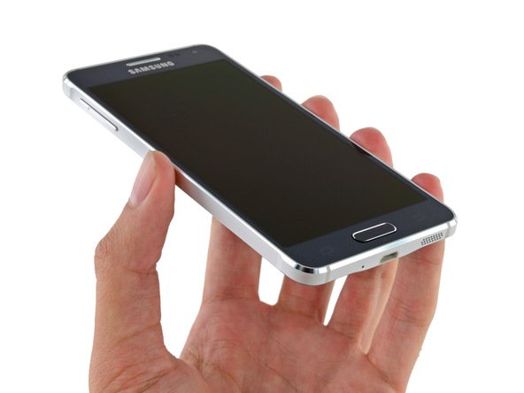 Разбираем Samsung Galaxy Alpha (18 фото)