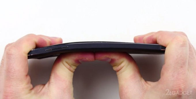 Galaxy Note 4 гнётся хуже, чем iPhone 6 Plus (видео)