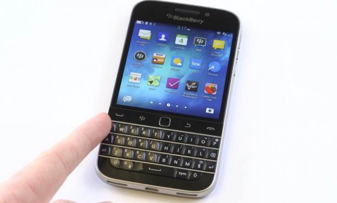BlackBerry Classic: верность традициям (2 фото)