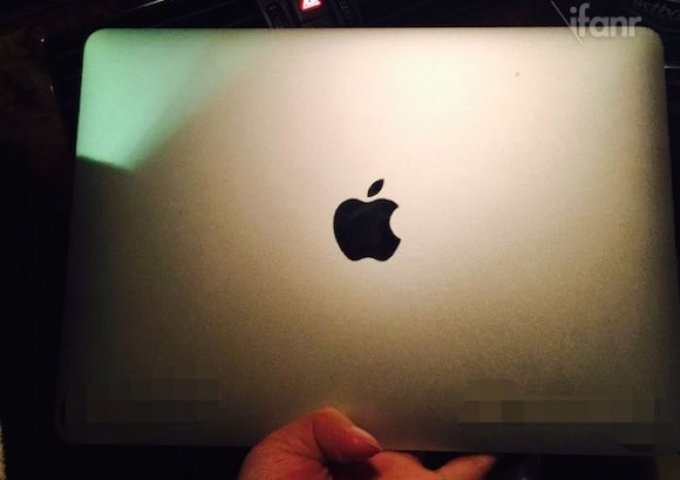 Первые снимки 12-дюймового MacBook Air (3 фото)