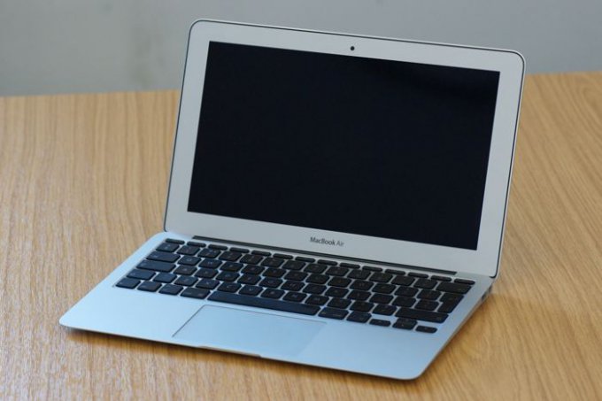 Первые снимки 12-дюймового MacBook Air (3 фото)