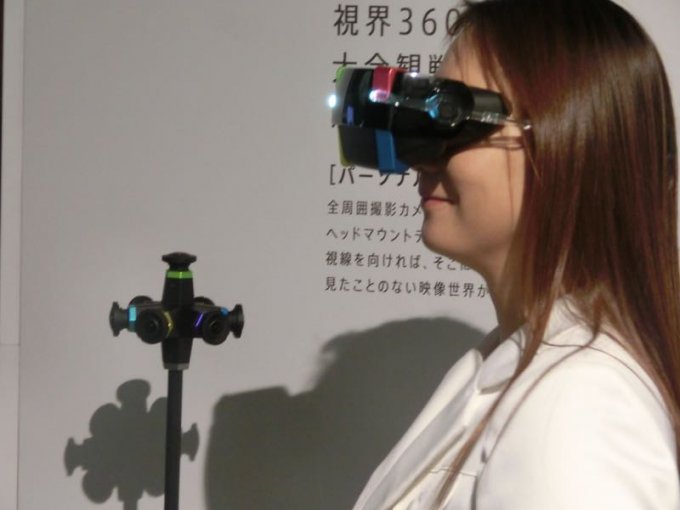 Panasonic представила прототип шлема VR (2 фото)