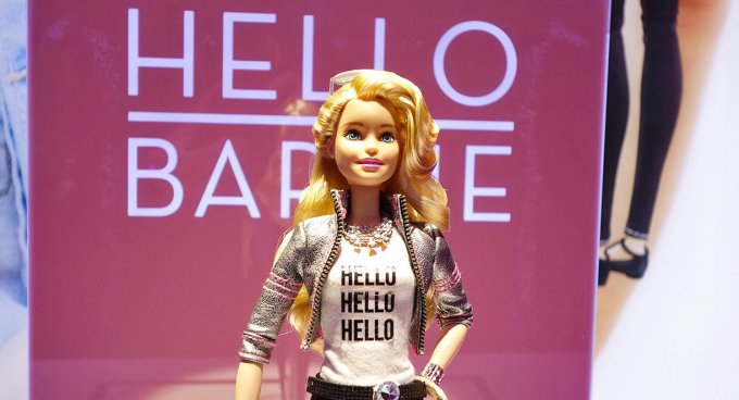 Знаменитая кукла Barbie обзаведётся мозгами (3 фото)