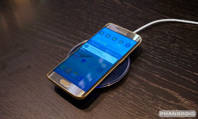 Беспроводная зарядка Galaxy S6 и Galaxy S6 Edge (4 фото + 2 видео)