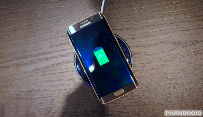 Беспроводная зарядка Galaxy S6 и Galaxy S6 Edge (4 фото + 2 видео)