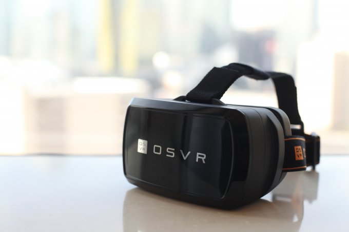 Razer OSRV - шлем VR сможет отслеживать движение рук (2 фото + 2 видео)