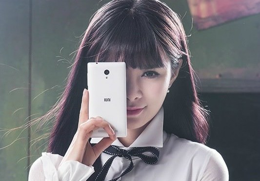 Женский смартфон IUNI i1 с хорошей технической начинкой (5 фото)