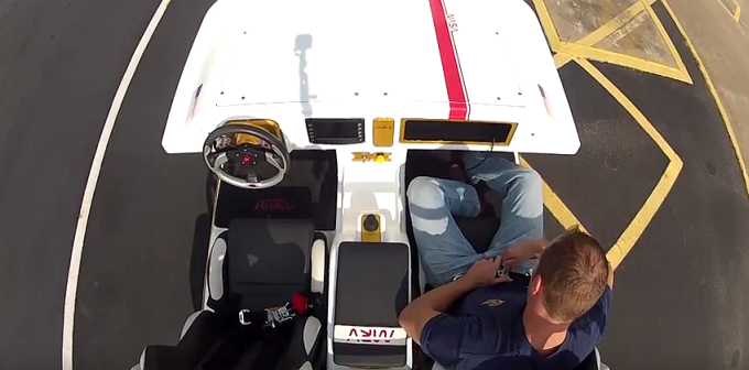 Невероятно маневренный электромобиль от NASA (2 фото + видео)