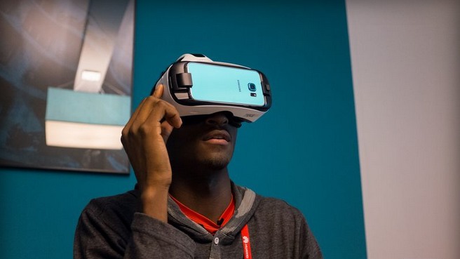 A pre -order for the updated headset Samsung Gear VR is opened