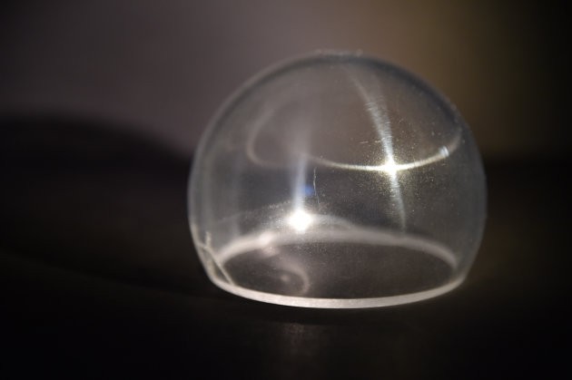 Шпинель - бронированное стекло на основе глины (5 фото)