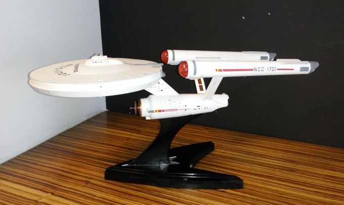 Модель звездолёта Enterprise из Star Trek превратили в Wi-Fi роутер (видео)