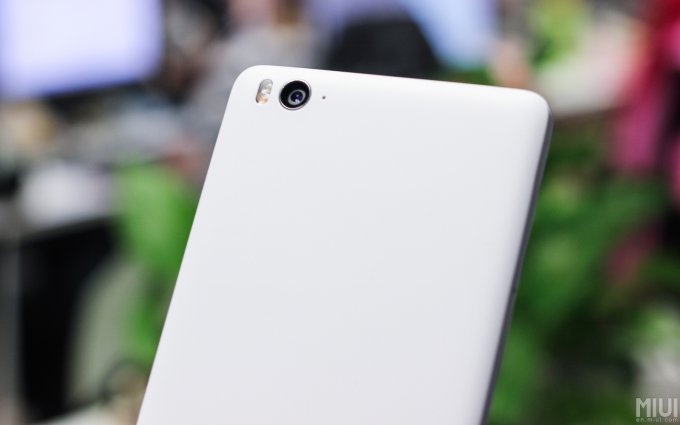 Xiaomi официально представил смартфон Mi 4i (32 фото + 2 видео)