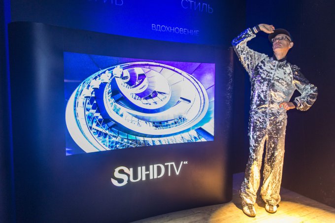 Телевизоры будущего уже сегодня: революционные изогнутые телевизоры Samsung SUHD появятся в продаже в России