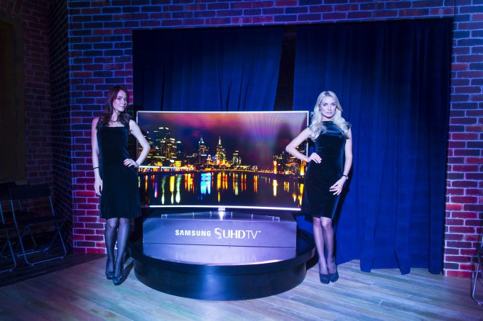 Телевизоры будущего уже сегодня: революционные изогнутые телевизоры Samsung SUHD появятся в продаже в России