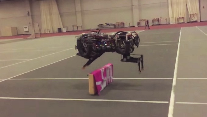 Робот-гепард теперь перепрыгивает высокие препятствия (видео)