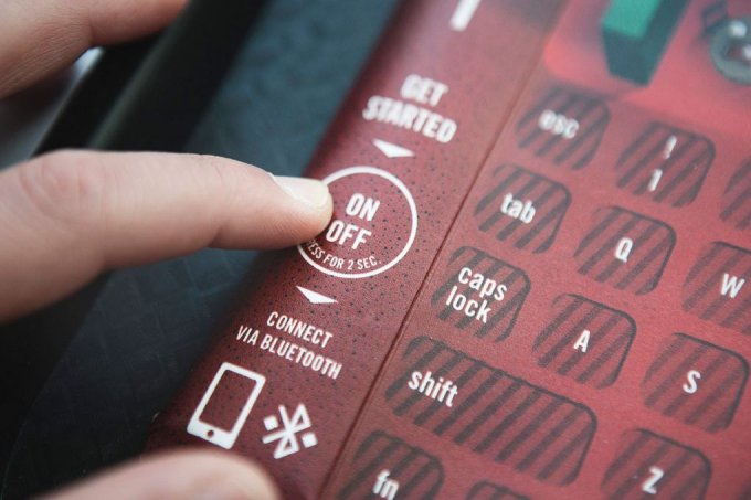 KFC предлагает посетителям гибкую Bluetooth-клавиатуру (5 фото + видео)