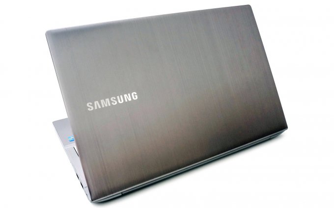 Samsung запатентовала гибрид фаблета и ноутбука с двумя ОС (3 фото)
