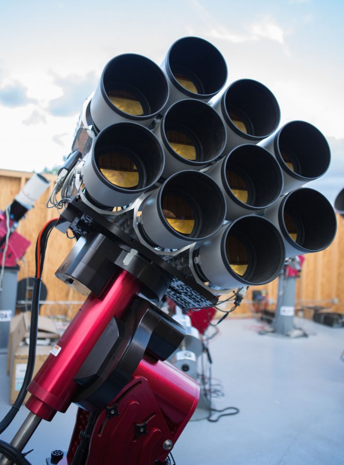 Dragonfly  - телескоп из 10 объективов Canon для исследования космоса (3 фото)